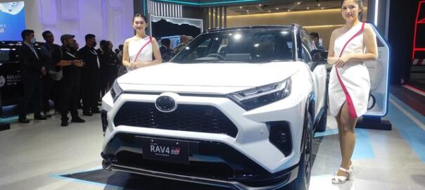 Toyota All New RAV4 GR Sport PHEV Mejeng di GJAW 2023